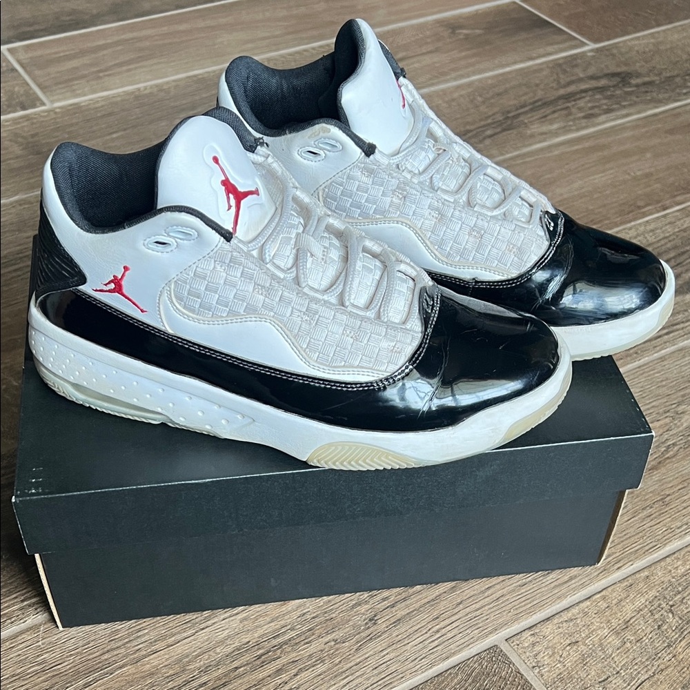 Jordan Max Aura 2